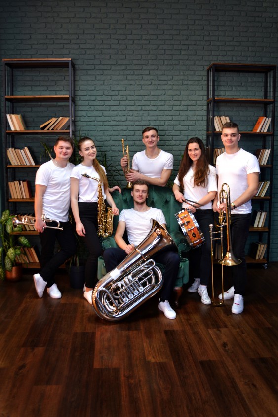 Фото 2 — Kyiv Modern Brass, весільна компанія у місті Київ