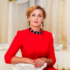 Ведущая Вера Тихая