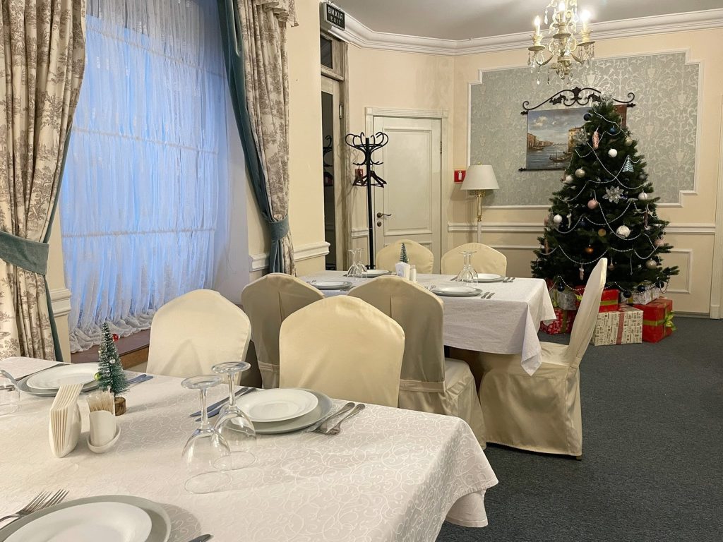 Тераса на даху готелю “Олімпік” — весільні послуги у Києві