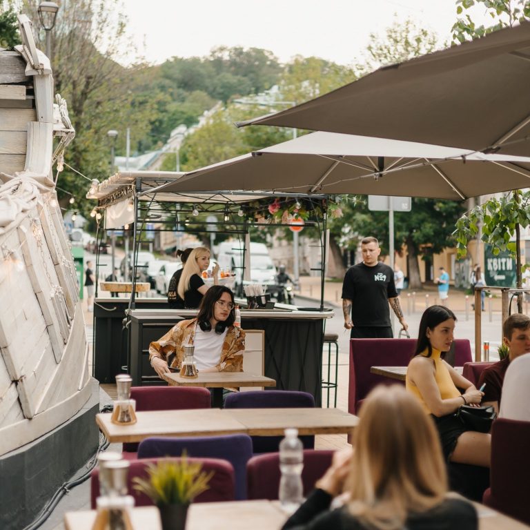 Логотип профілю Fiji Lounge Bar
